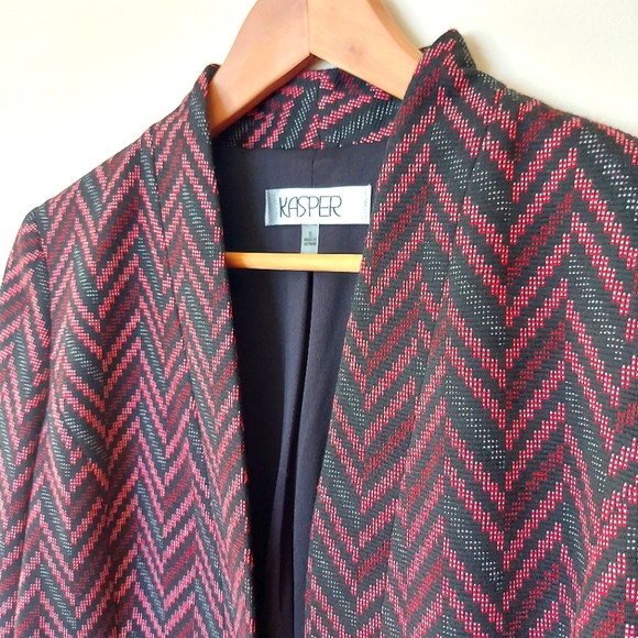 Soft, graphic print jacket - Picture 2 of 7